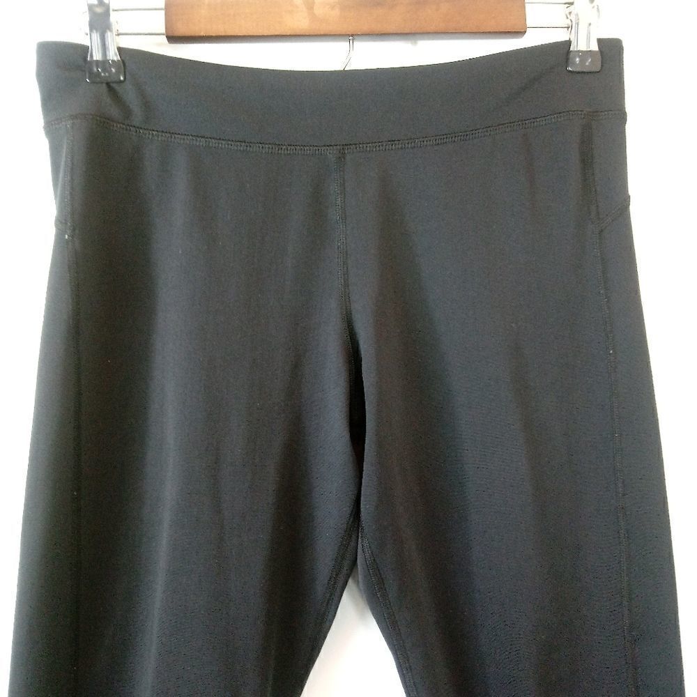Under Armour black Capri leggings